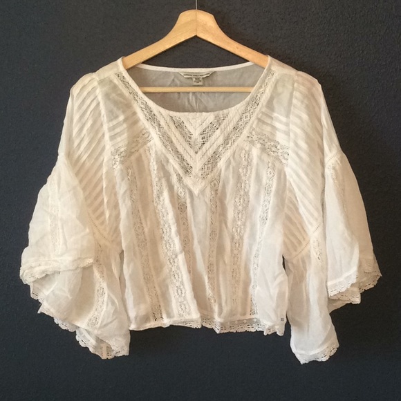 NWT cropped lace top with bell sleeves - Picture 4 of 7